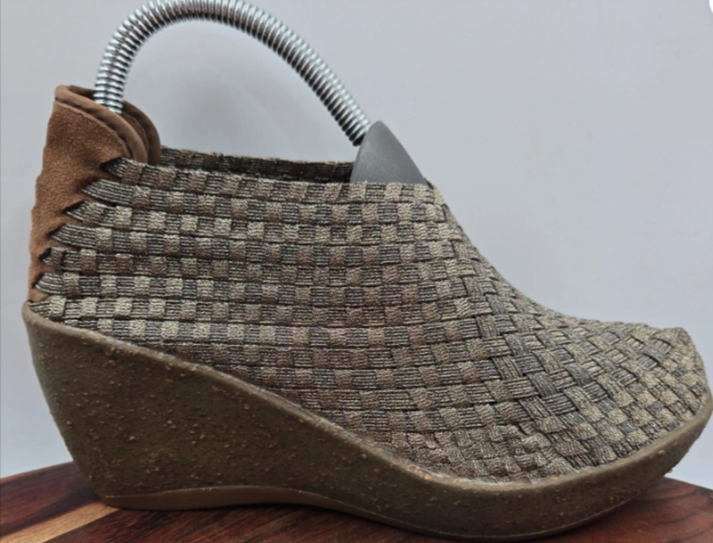 Bernie Mev Gem Metallic Woven Wedge Ankle Booties Bronze Comfort Shoes Sz 39/8.5